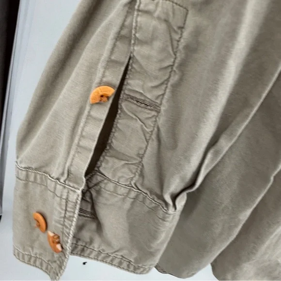 ORVIS Vintage Men's rugged shirt. Minimalist vibe. Broken in, no odor. - Picture 7 of 10